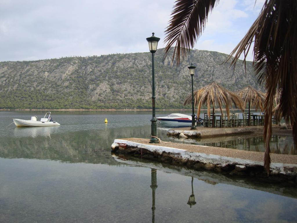 Hotel Mantas Bay Loutráki Exteriér fotografie