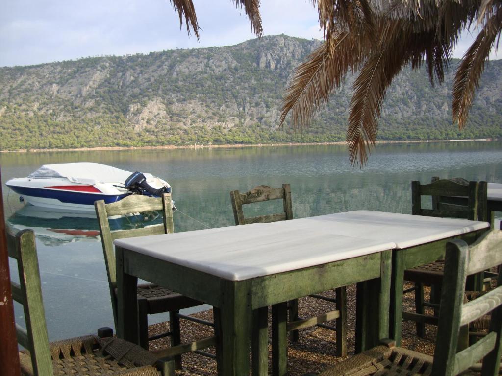 Hotel Mantas Bay Loutráki Exteriér fotografie