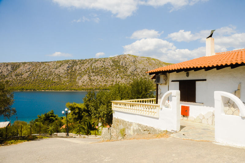 Hotel Mantas Bay Loutráki Exteriér fotografie